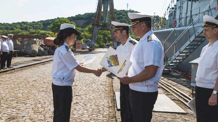 Два дивизиона на военноморските сили отбелязаха своите празници